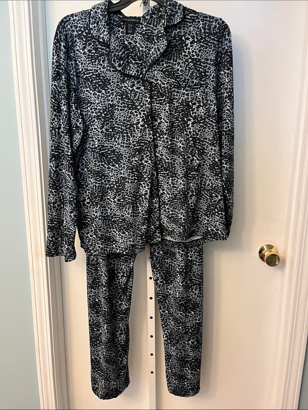 Cynthia Rowley Black & White Printed Track Pajama Set - Animal Print